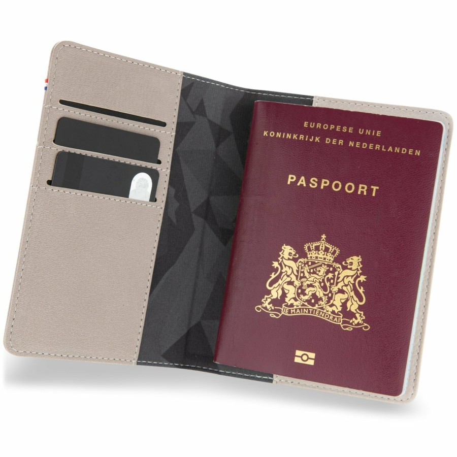 Decoded Leren Passport Holder - Clay | Passport Holders